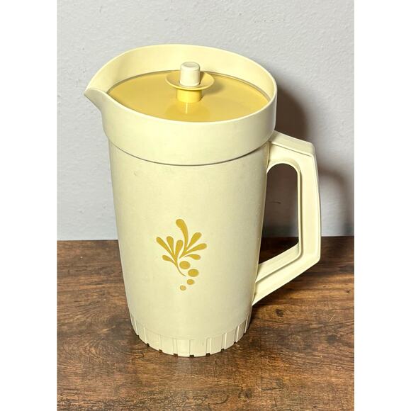 VTG MCM Tupperware 2 Qt Pitcher 800-8 Almond & Harvest Gold Push Button Lid  B13 - Picture 1 of 11